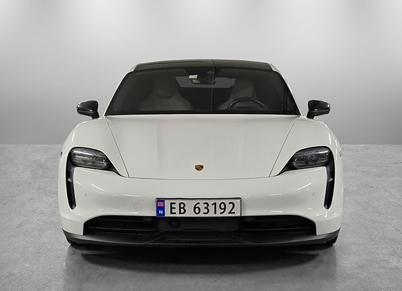 Porsche Taycan 14 of 30
