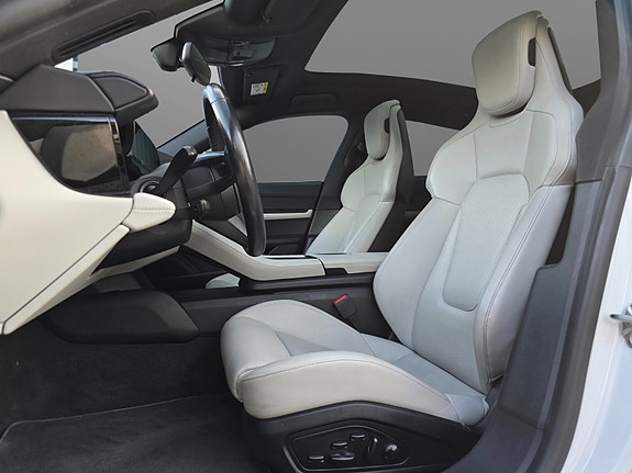 Porsche Taycan 10 of 30