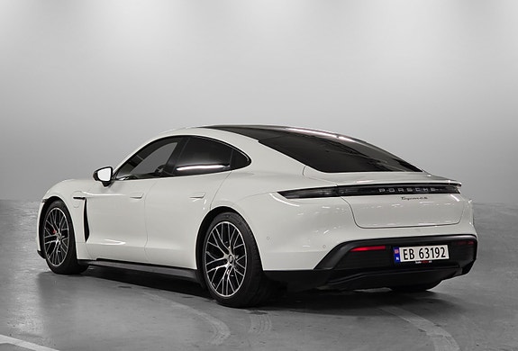 Porsche Taycan 13 of 30