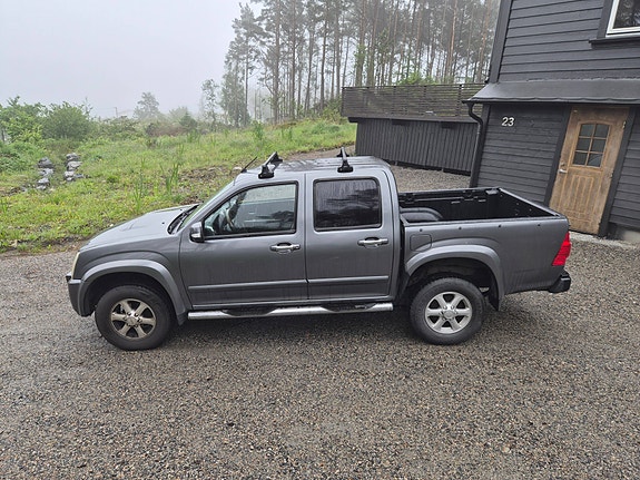 Isuzu D-max 4 of 5