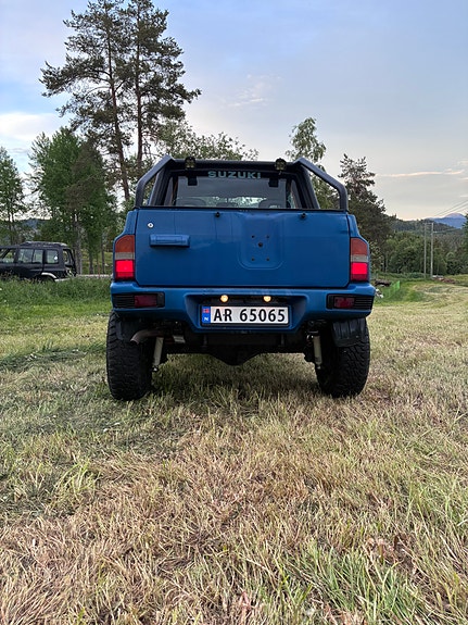 Suzuki Vitara 3 of 27