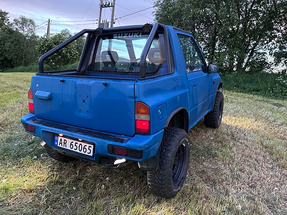 Suzuki Vitara 6 of 27
