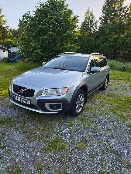 Volvo XC70 2 of 5