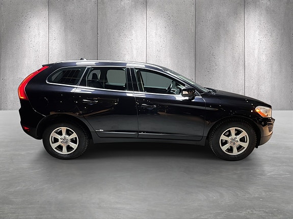 Volvo XC60 4 of 5