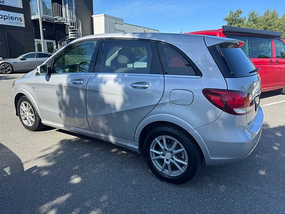Mercedes-Benz B-Klasse 4 of 5