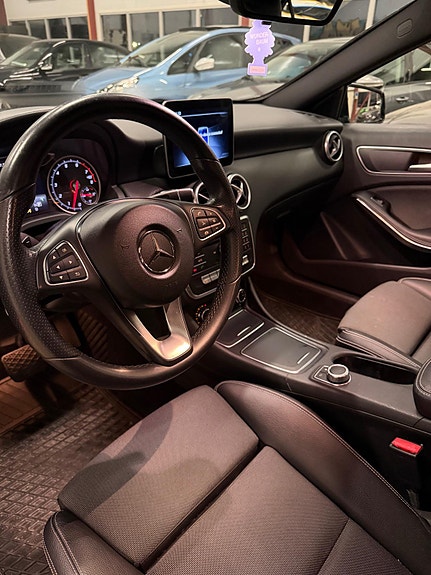 Mercedes-Benz A180 15 of 22