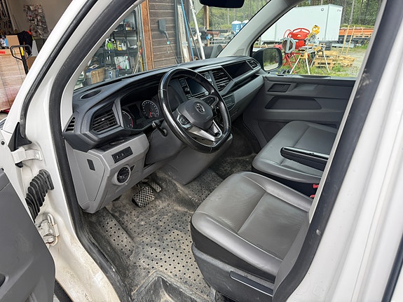Volkswagen Transporter 12 of 17