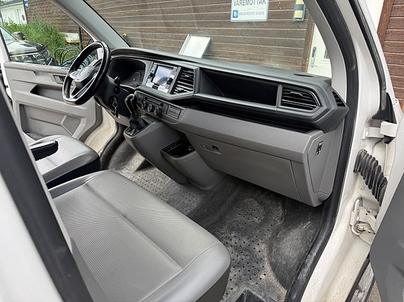 Volkswagen Transporter 13 of 17