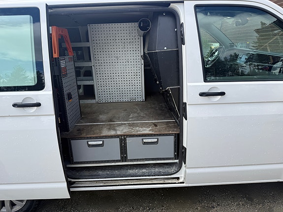 Volkswagen Transporter 14 of 17