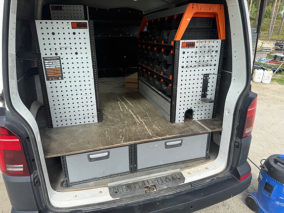 Volkswagen Transporter 15 of 17