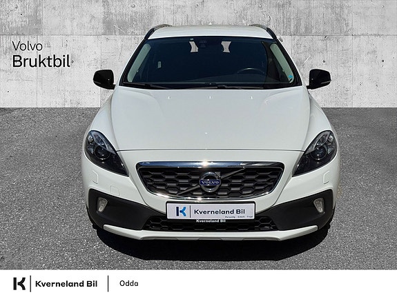 Volvo V40 Cross Country 3 of 5
