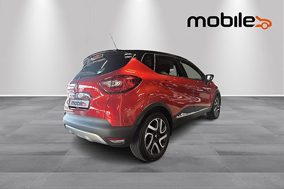 Renault Captur 3 of 5