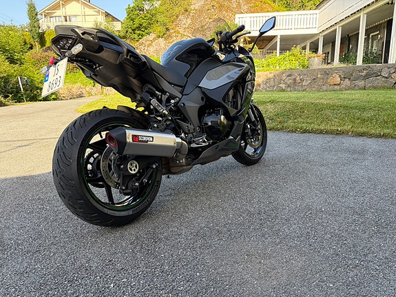 Kawasaki Ninja 1000 SX 4 of 5