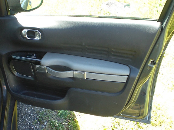Citroen C4 Cactus 18 of 23