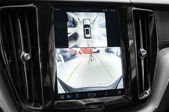 Volvo XC60 12 of 30