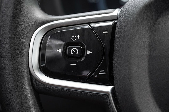 Volvo XC60 23 of 30