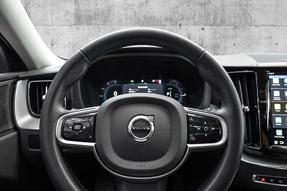 Volvo XC60 21 of 30