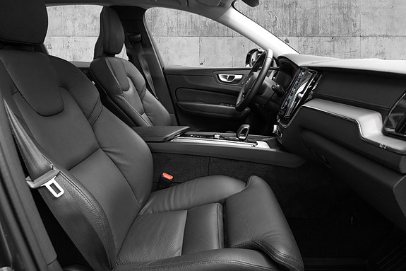Volvo XC60 27 of 30