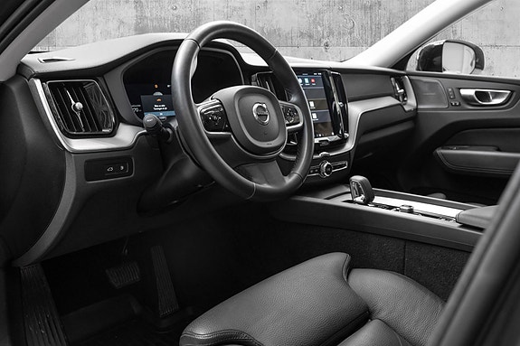 Volvo XC60 16 of 30