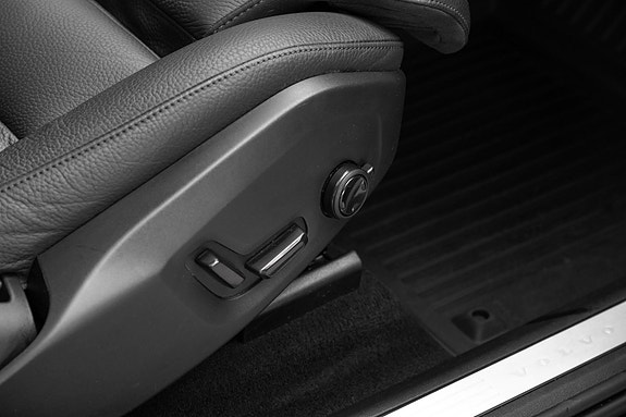 Volvo XC60 28 of 30