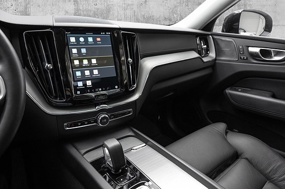 Volvo XC60 11 of 30