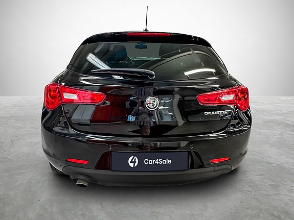 Alfa Romeo Giulietta 4 of 5