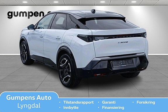 Peugeot e-3008 3 of 10