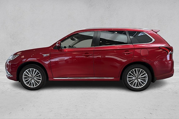 Mitsubishi Outlander 2 of 5