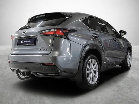 Lexus NX300h 5 of 5