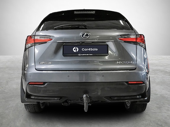 Lexus NX300h 4 of 5