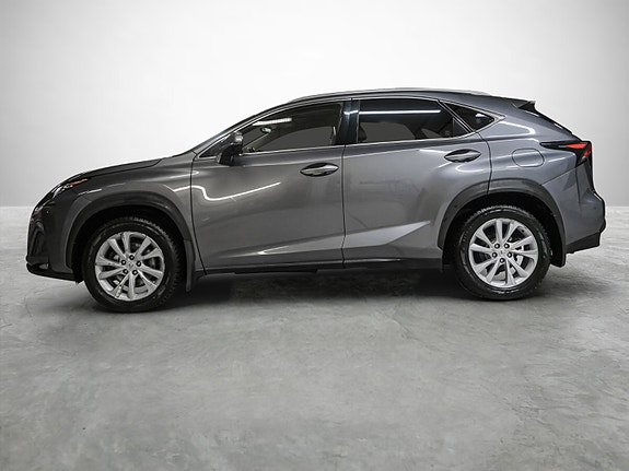Lexus NX300h 2 of 5