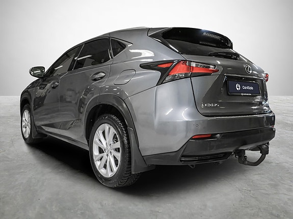 Lexus NX300h 3 of 5