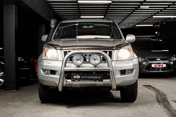 Toyota Land Cruiser 3 of 5