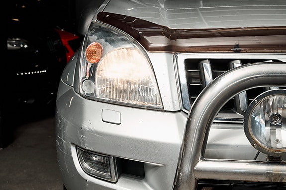 Toyota Land Cruiser 5 of 5