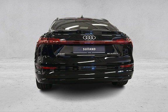 Audi e-tron Sportback 4 of 5
