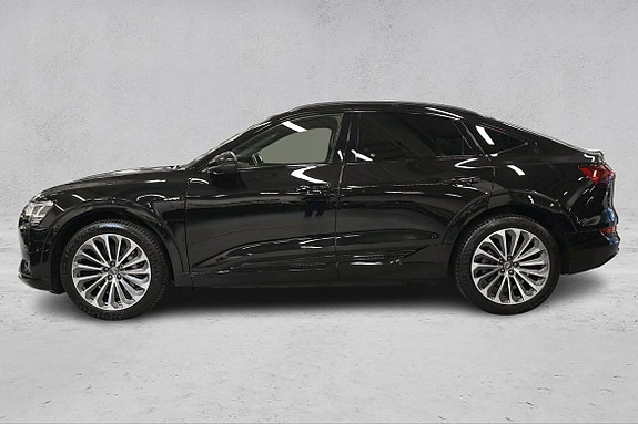 Audi e-tron Sportback 2 of 5