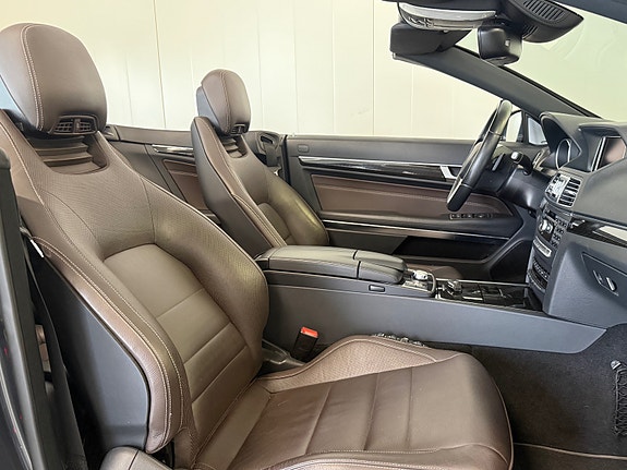 Mercedes-Benz E500 8 of 25