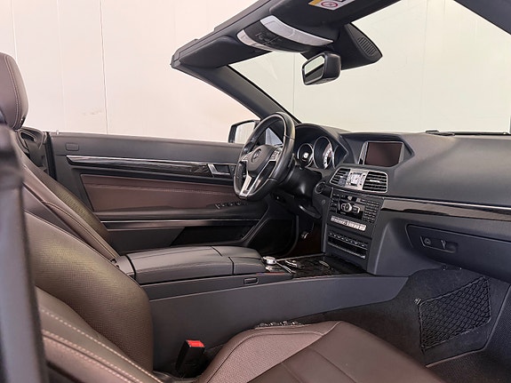 Mercedes-Benz E500 4 of 25