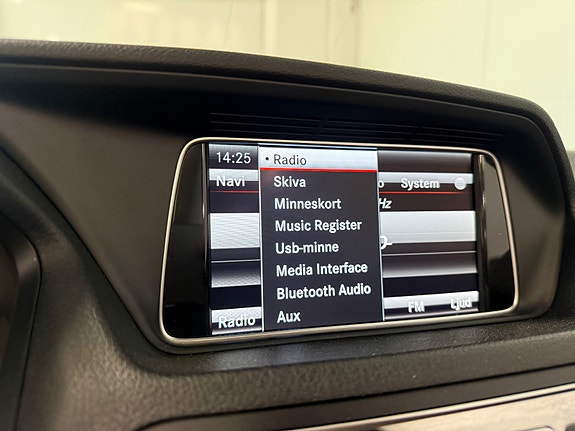 Mercedes-Benz E500 22 of 25