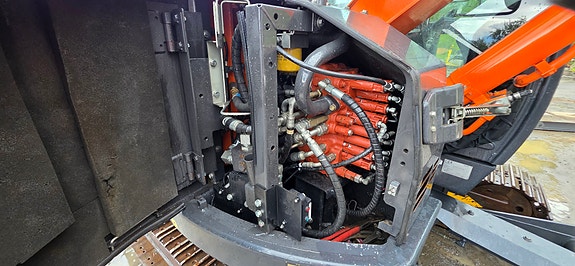 Hitachi zx85us-5a 3 of 5