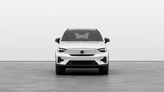 Volvo XC40 3 of 5