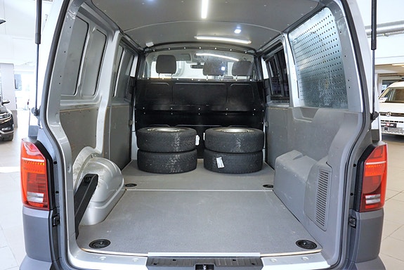 Volkswagen Transporter 27 of 27