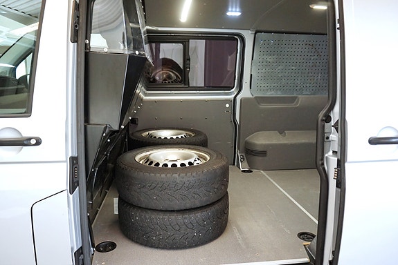 Volkswagen Transporter 25 of 27