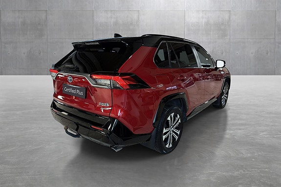 Toyota RAV4 Plug-in Hybrid 5 of 5