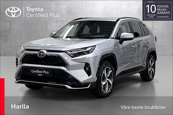 Toyota RAV4 Plug-in Hybrid 2 of 5