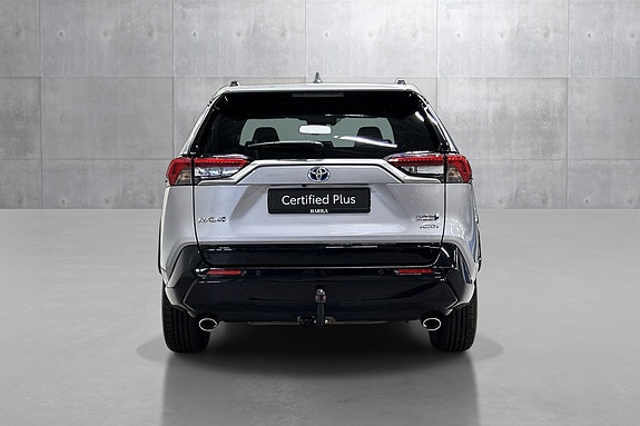 Toyota RAV4 Plug-in Hybrid 5 of 5