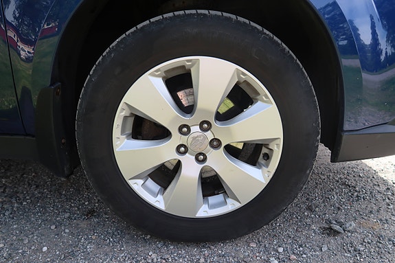 Subaru Legacy 22 of 30