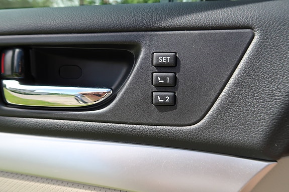 Subaru Legacy 30 of 30