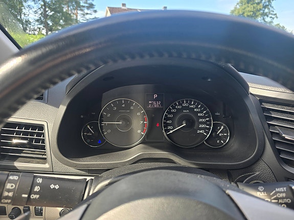 Subaru Legacy 14 of 30