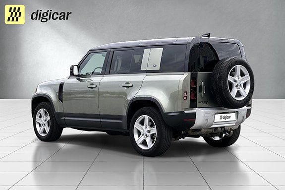 Land Rover Defender 110 2 of 5